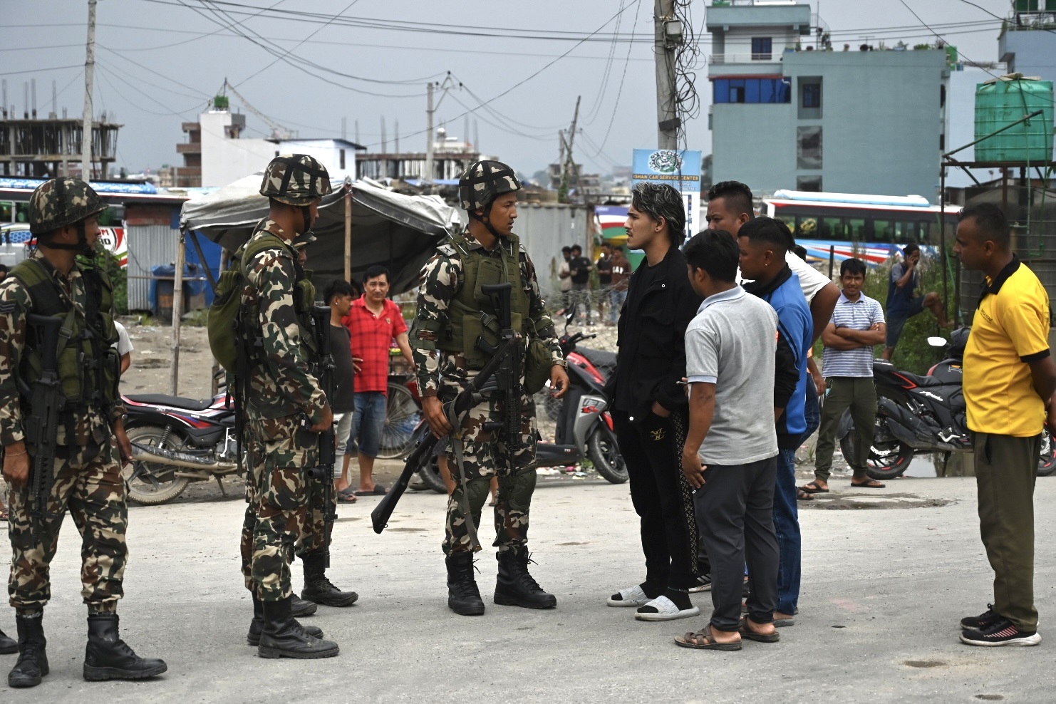 जेनजी आन्दोलनको आडमा जेल तोडेर भाग्न खोज्दा गोली लागेर १० कैदीको मृत्यु