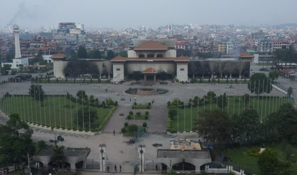 संसद भवनको भग्नावशेष निरीक्षणपछि ऊर्जा मन्त्रीले भने – चुनावअघि नै नयाँ भवन तयार हुन्छ