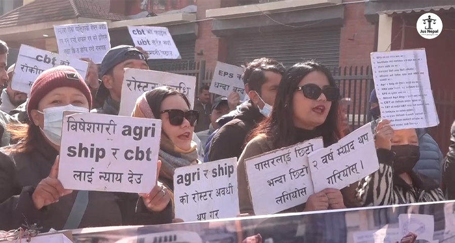 भाषा उत्तीर्ण गरेर पनि कोरिया जान नपाएको भन्दै काठमाडौँमा युवाहरुको प्रदर्शन