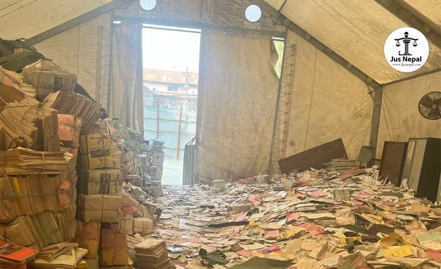 सर्वोच्चमा जल्नबाट जोगिएका पुराना किताव बिक्रीमा