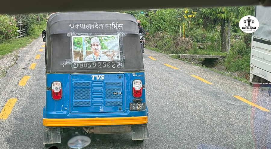 गाडीका रंगी बिरंगी विज्ञापन प्रहरीले झिक्न थाल्यो, के छ कानूनी आधार  ?